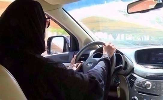 السعودية تدرس السماح للمرأة بالعمل سائقة تاكسي