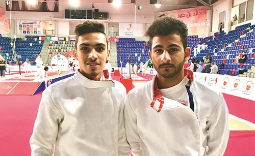 المبارزان يوسف الخرشان وخالد العمران بعد مشاركتهما في بطولة العالم ﻿