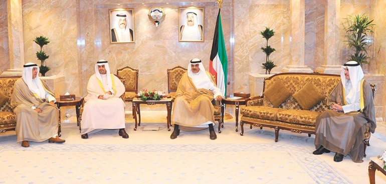 الشيخ صباح الخالد مستقبلا أنس الصالح وحمد الحميضي ﻿