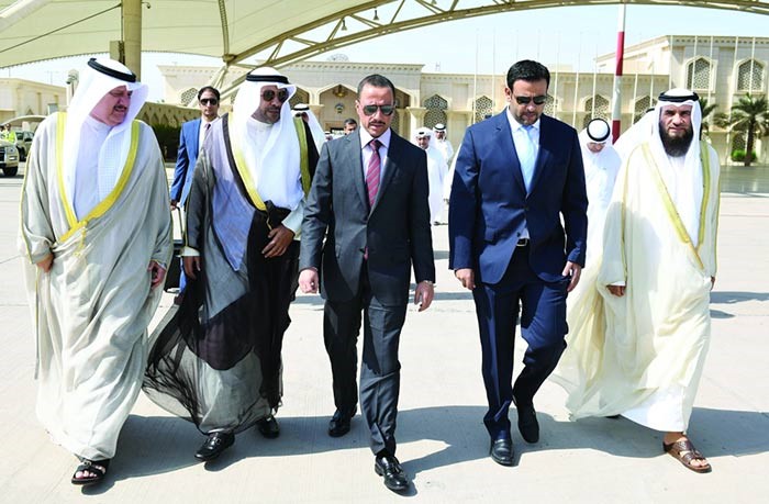 الغانم يغادر إلى الولايات المتحدة الأميركية تلبية لدعوة الرئيس الأسبق جورج بوش