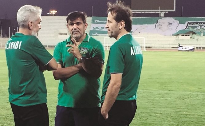المدرب محمد إبراهيم ومساعداه مطر وبوزيدار وقراءة فنية للفريق﻿