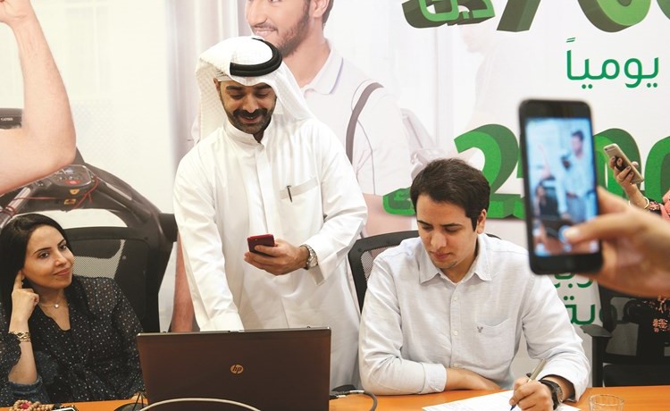 حمد قلم خلال اعلان اسماء الفائزين﻿