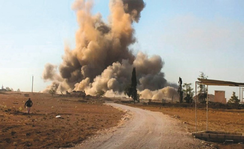 ﻿جانب من الغارات الروسية التي قال المرصد وناشطون انها استهدفت مطار ابو الضهور	(انترنت)﻿