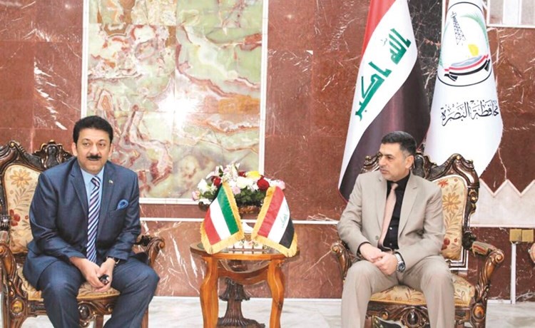 جانب من مباحثات القنصل يوسف الصباغ مع محافظ البصرة اسعد العيداني ﻿