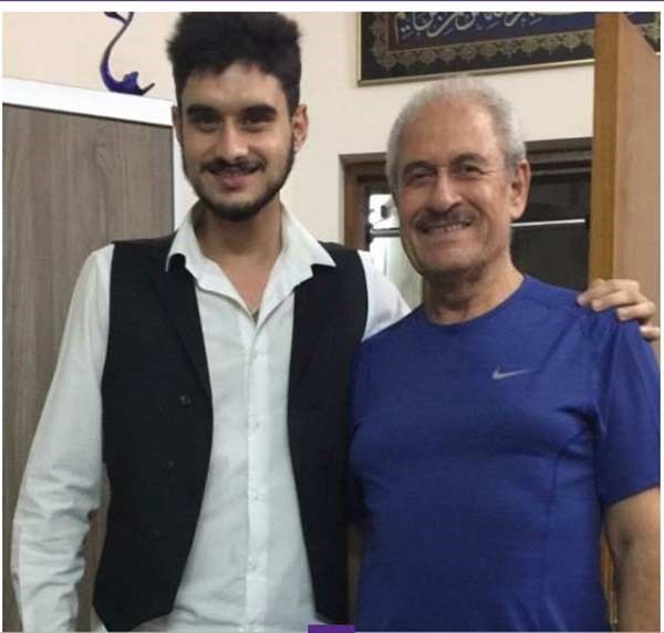 صورة مسربة لشقيق كاظم الساهر تظهر الشبه بينهما... من الأكثر وسامة؟