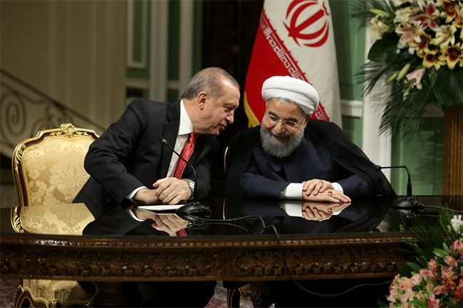 اردوغان وروحاني خلال لقائهما اليوم في طهران "أ ف ب"