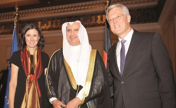 م. عصام المرزوق مهنئا السفير الألماني كارلفريد بيرغنير﻿