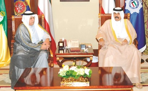 سمو ولي العهد الشيخ نواف الأحمد مستقبلا الشيخ خالد الجراح﻿