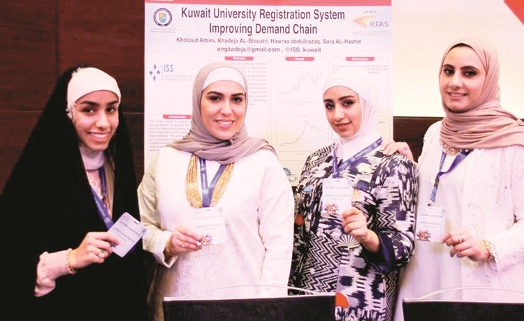 1- الطالبات القائمات على المشروع﻿