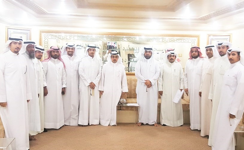 فريق طوارئ الفروانية مع عدد من الأهالي في ديوان مطر البغيلي﻿