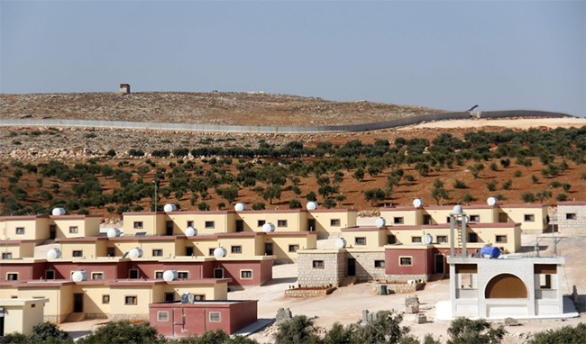 تركيا ترسل وحدات "كوماندوز" لتعزيز قواتها على الحدود السورية
