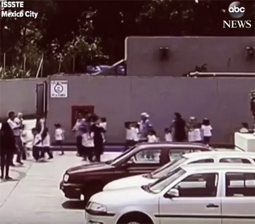 بالفيديو.. شاهد شجاعة هؤلاء الأطفال خلال لحظات الرعب للزلزال