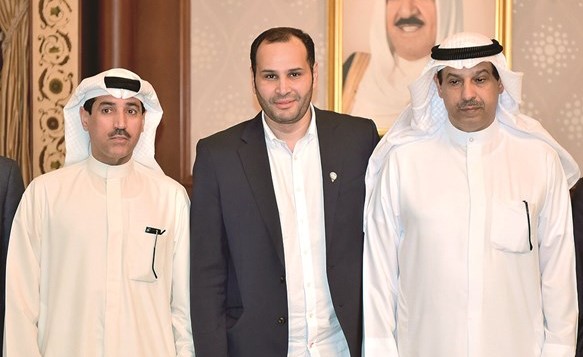 د. حمود فليطح إلى جانب د. محمد خليل والزميل سطام السهلي ﻿