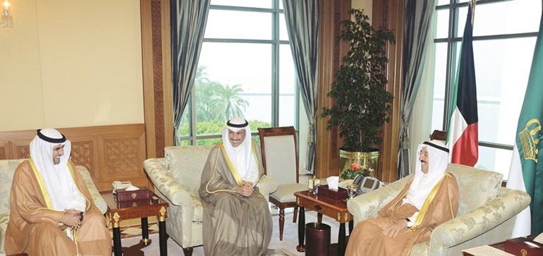  صاحب السمو الأمير الشيخ صباح الأحمد مستقبلا رئيس مجلس الأمة مرزوق الغانم وعضو الشعبة البرلمانية النائب يوسف الفضالة ﻿