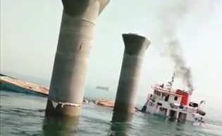 ﻿الشركة المشرفة على مشروع جسر جابر انقذت طاقم السفينة قبل ان ترسو في الخليج﻿