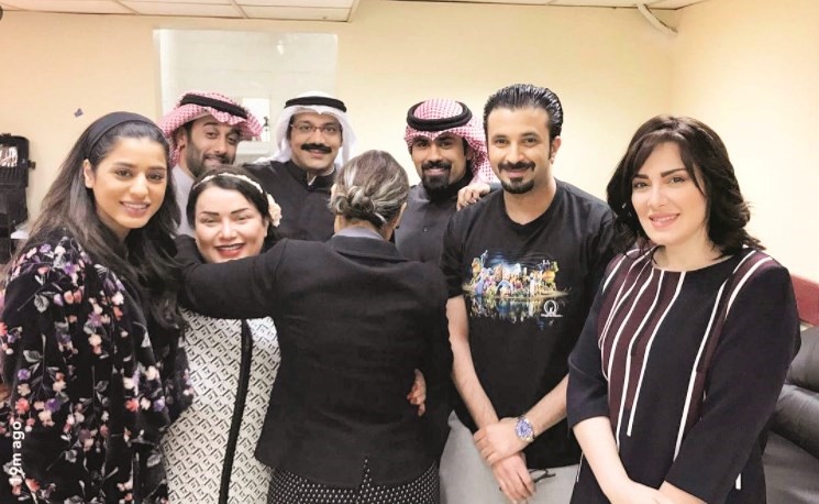 عبدالعزيز مع ابطال اقبال يوم اقبلت﻿
