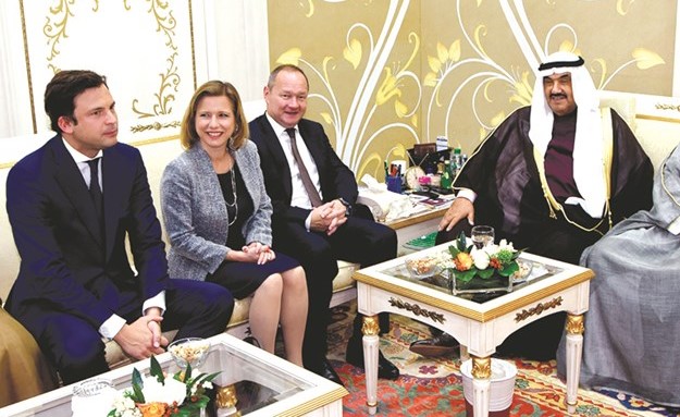 سمو الشيخ ناصر المحمد ورئيس مجلس النواب السويسري والوفد المرافق﻿