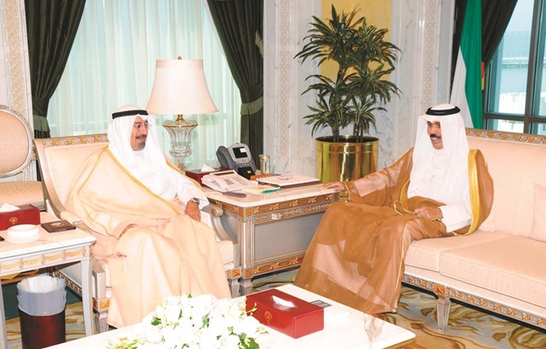 سمو ولي العهد الشيخ نواف الأحمد مستقبلا الشيخ د.محمد الصباح ﻿
