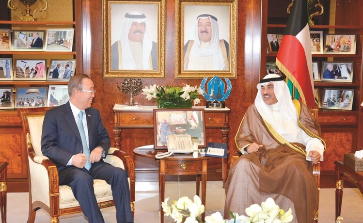 الشيخ صباح الخالد مستقبلا بان كي مون ﻿