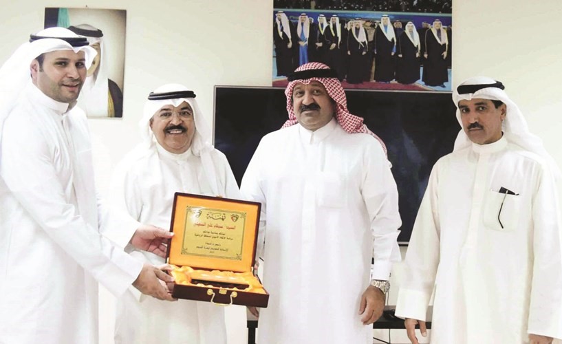 الشهاب يقدم درعا تذكارية للسهلي بحضور اليوسف وخليل ﻿
