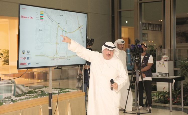 م.أحمد الحصان يقدم شرحا عن مشاريع الطرق في جنوب السرة﻿