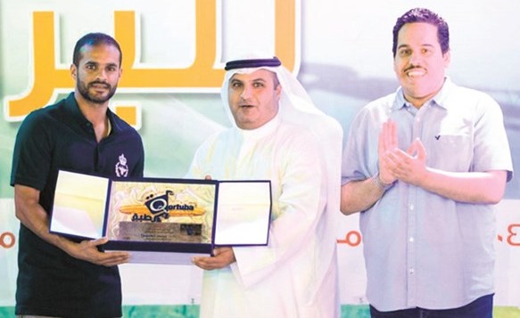 د.مشاري الديين ومشعل الكوس يكرمان النجم بدر المطوع﻿
