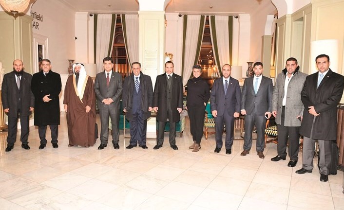 رئيس مجلس الأمة مرزوق الغانم ويوسف الفضالة وراكان النصف وعمر الطبطبائي ومحمد الدلال وصفاء الهاشم ود. عودة الرويعي ود. وليد الطبطبائى ود. خليل عبدالله وعلام الكندري وسفيرنا في روسيا الاتحادية عبدالعزيز العدواني