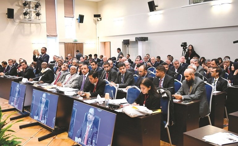 الرئيس الغانم واعضاء وفد الشعبة البرلمانية خلال الاجتماع التنسيقي للبرلمان الاسلامي في سان بطرسبورغ في روسيا