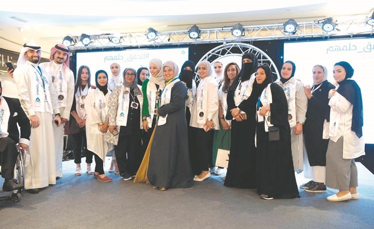 مشاركات في حملة لنحقق حلمهم 	﻿