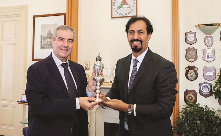 السفير الشيخ علي الخالد ورئيس هيئة الحماية المدنية الإيطالية أنجلو بوريللي ﻿