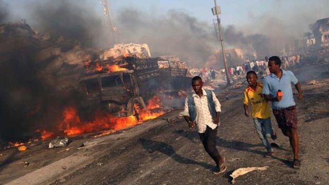 إصابة القائم بالأعمال القطري بجروح في تفجير مقديشو