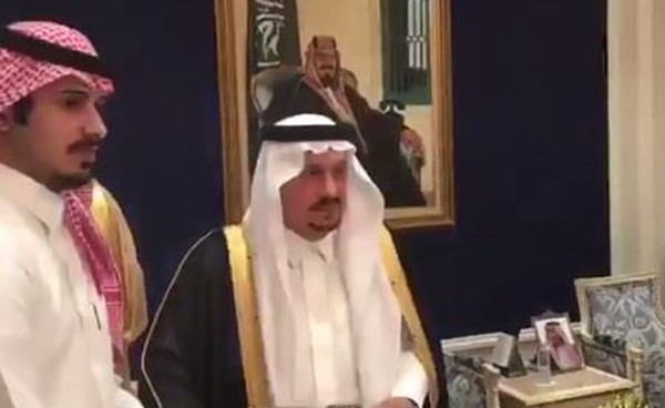 الشاب السعودي منقذ محطة الوقود من الحريق يفجع بوفاة أمه وزوجها وشقيقيه في حريق بمنزلهم