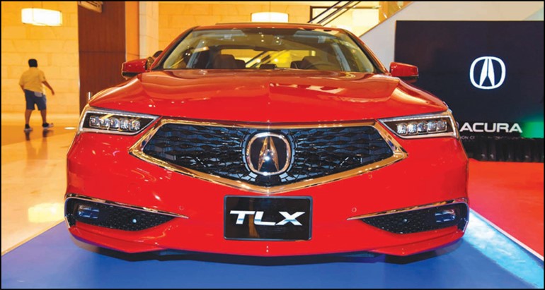 سيارة ACURA TLX 2018 بعد الكشف عنها