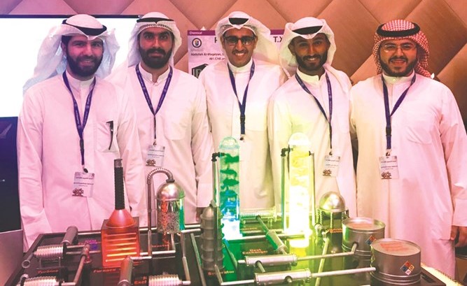 الطلبة المشاركون في المشروع ﻿