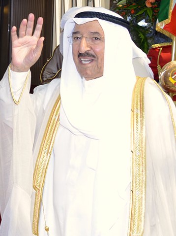 صاحب السمو الأمير الشيخ صباح الأحمد خلال مغادرته إلى العاصمة السعودية الرياض 