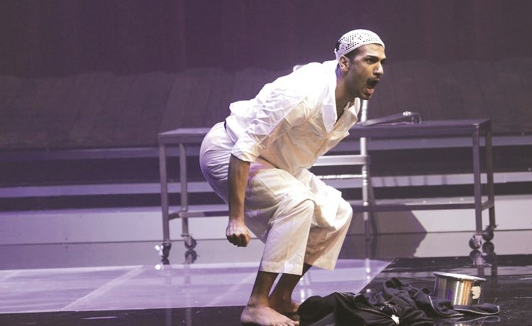 سعود بوعبيد في كركتر جميل قدمه في مسرحية ياسادة يا كرام﻿