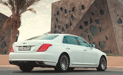 جينيسيس G90.. متعة القيادة الفاخرة بأرفع مستويات السلامة والأداء