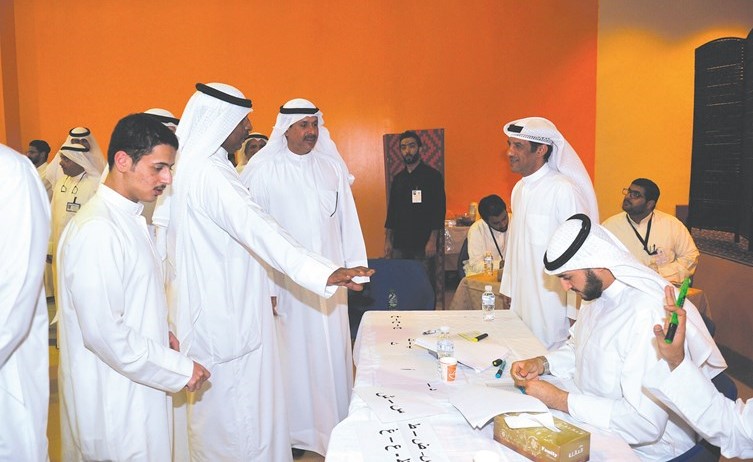د.أحمد الأثري متفقدا سير الانتخابات في التربية الأساسية﻿
