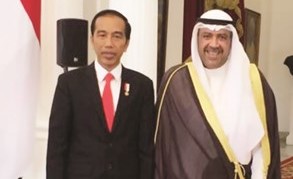الرئيس الإندونيسي جوكو وي دودو مستقبلا الشيخ أحمد الفهد﻿