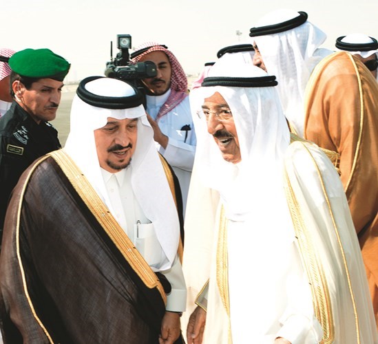 صاحب السمو في استقباله صاحب السمو الملكي الأمير فيصل بن بندر بن عبدالعزيز﻿