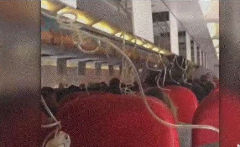 بالفيديو: لحظات الموت..الركاب يودعون أحبابهم برسائل أثناء خلل بالطائرة
