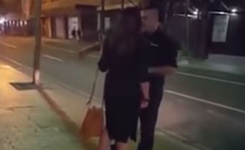 بالفيديو.. ردة فعل رجولية من شاب لبناني قامت امرأة أسترالية بضربه وشتمه