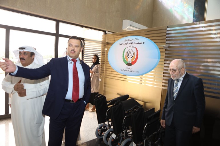 د.جمال الحربي خلال جولته التفقدية