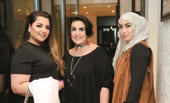 رشا جباخنجي ورولا عبدالعزيز وابرار الخليفة﻿