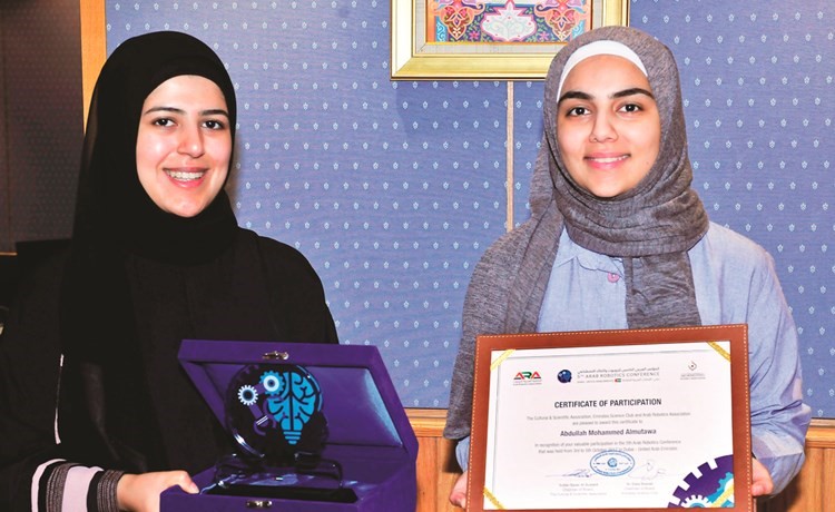 الأنصاري استقبل الفائزين في المؤتمر العربي الخامس للروبوت