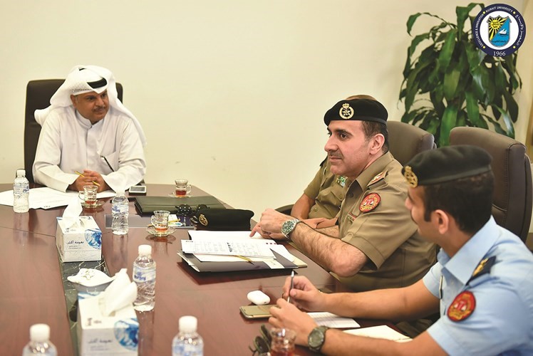 عميد شؤون الطلبة يستقبل ممثلي هيئة الخدمة الوطنية العسكرية التابعة لوزارة الدفاع
