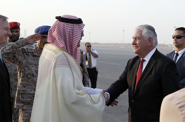 وزير الخارجية الاميركي يصل الى الرياض في مسعى جديد لحل أزمة قطر