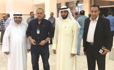 سلطان العتيبي خلال تسلم السوق المركزي في القطاع B﻿