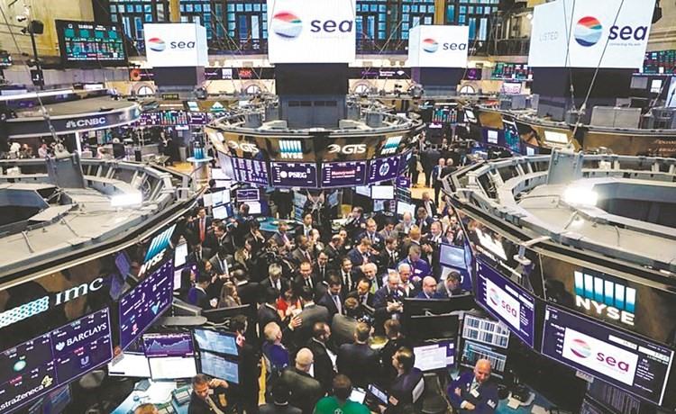 «داو جونز» يتخطى 23 ألف نقطة لأعلى مستوى في تاريخه