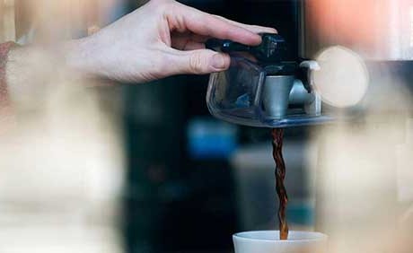 دراسة: مشروب شائع "يقي" من مرض السكري..خبراء الصحة ينصحون بالتقليل من القهوة